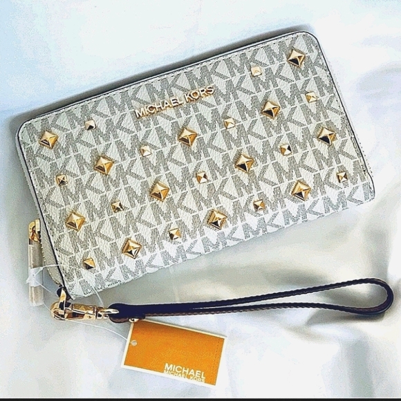 MICHAEL Michael Kors Handbags - Michael Kors Jet Set Travel LG Wristlet- NWT